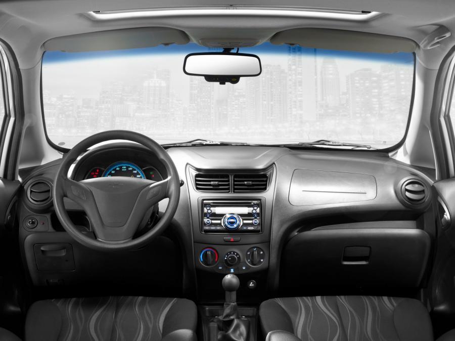  Chevrolet Sail Hatchback 2010 года  (фото 10 из 12)